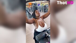 Yanithebodyvip cleavage Big Tits gym armpits OF Leak