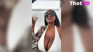 Yanithebodyvip cleavage Big Tits sideboob OnlyFans