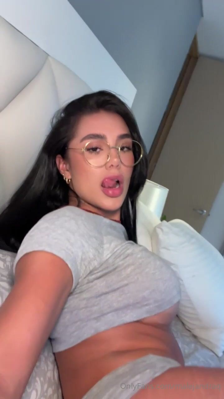 Maria Alejandra Quintero ass on bed underboob Big Tits NSFW Video
