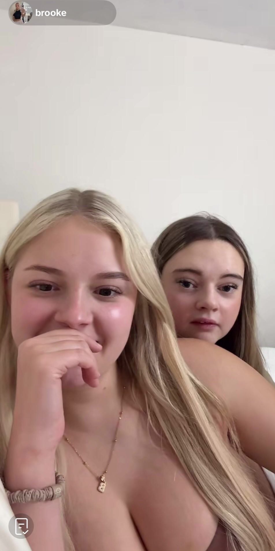 Marsden It cleavage Big Tits Leaked OF