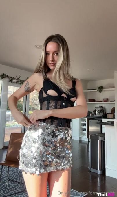 Forresttsmith corset flat chest topless dress OnlyFans Leak