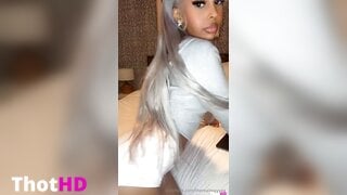 Therealmayyaa on bed on all fours short shorts Video
