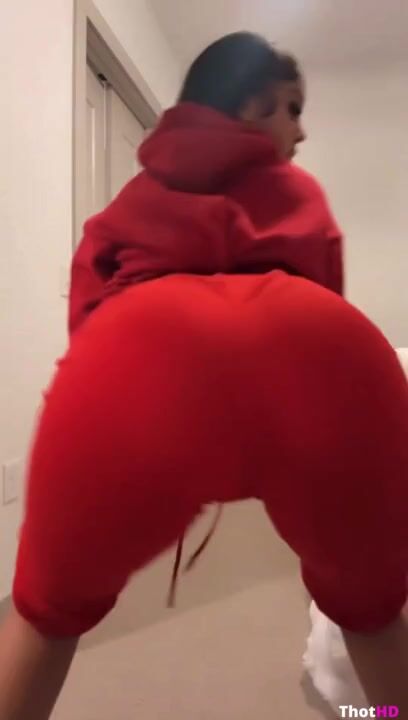 Therealmayyaa ass from behind shorts bent over Leaked Video