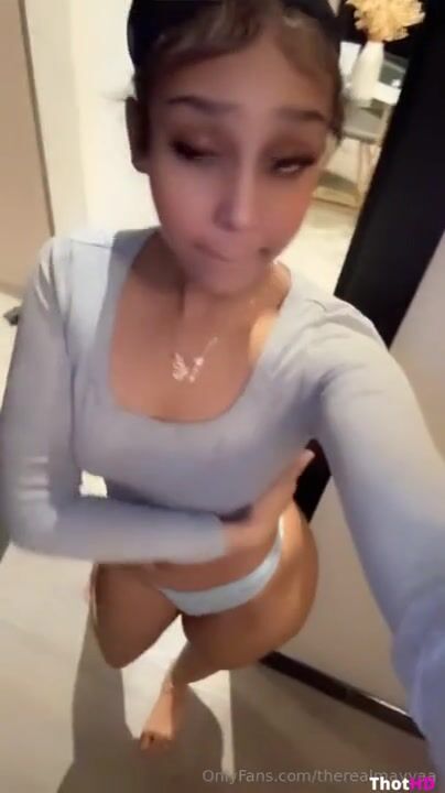 Therealmayyaa on all fours Leaked OF Video
