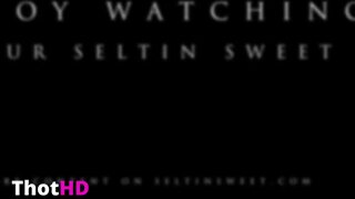 Selti masturbating thighhighs on bed high heels NSFW Video