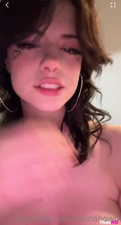 Hannahowo nude Big Tits close-up OF Video