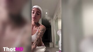 Bhad Bhabie towel bathroom mirror Leaked OnlyFans