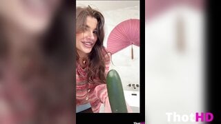 Ary Kytsya masturbating close-up choker nude OnlyFans Leak