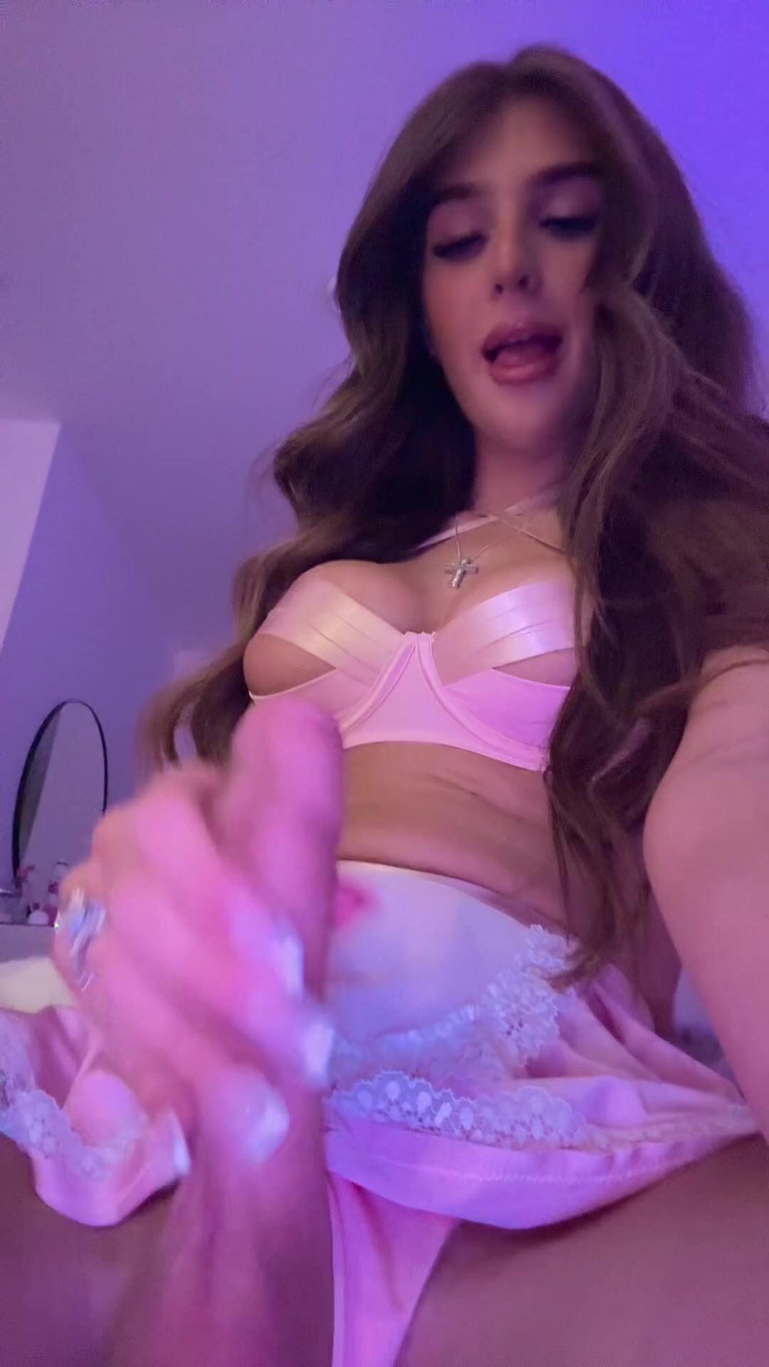 Stella.f.dior spread legs tongue out masturbating from below Leaked OF