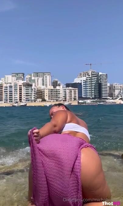 Michabubbles69 from behind outdoor ass from below OF Leak