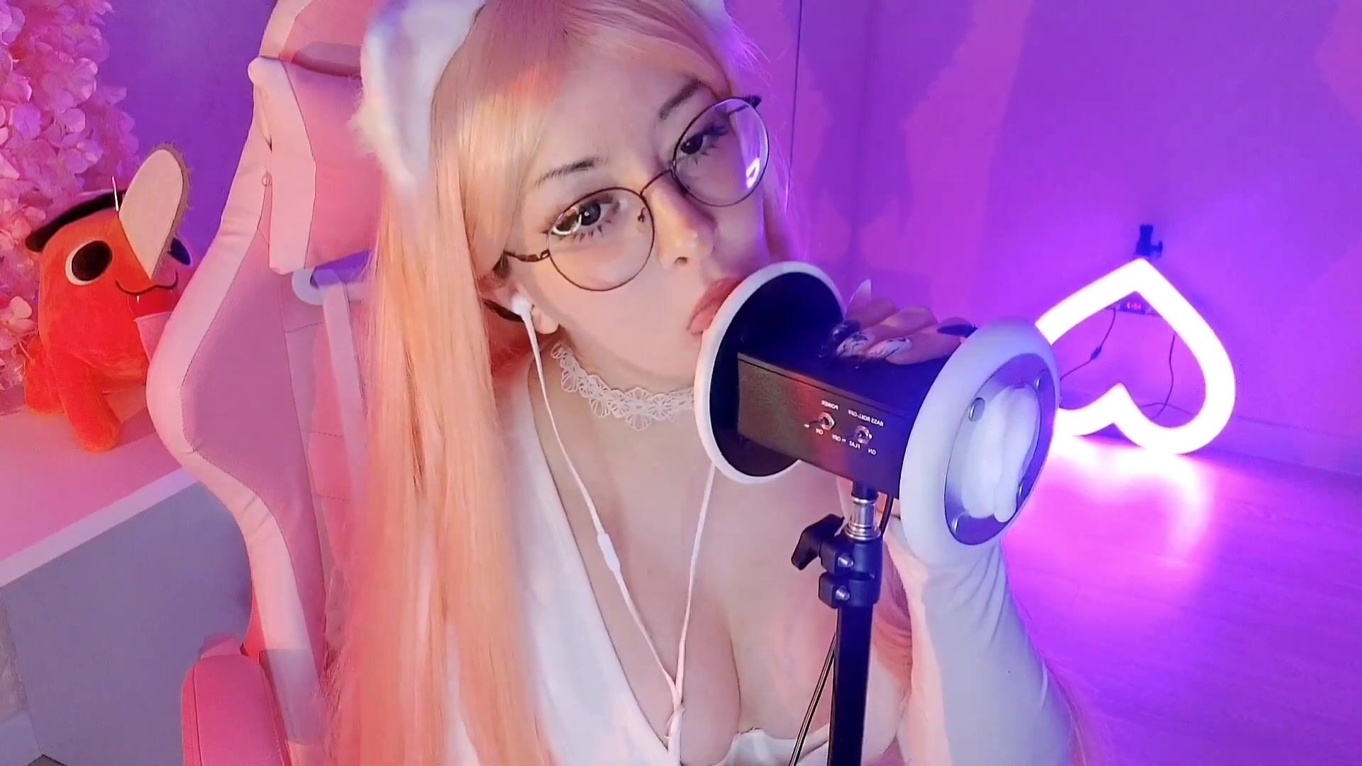 Lyrica cleavage choker Big Tits Video Leak