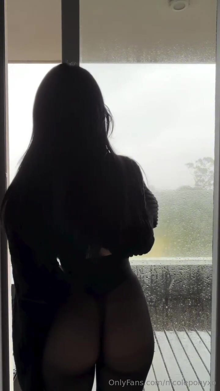 Nicoleponyxo cleavage choker Big Tits ass Leaked OF Video