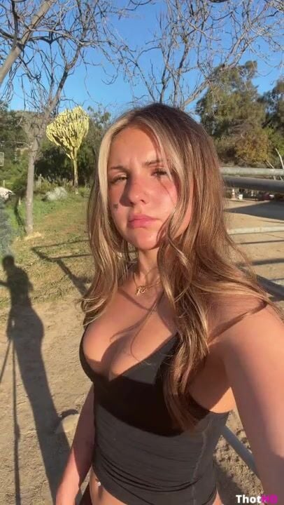 Piper Rockelle outdoor cleavage bg sex Video