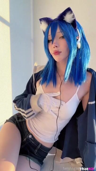Littlething_88 cat ears short shorts nipslip One Tit Out OnlyFans Leak