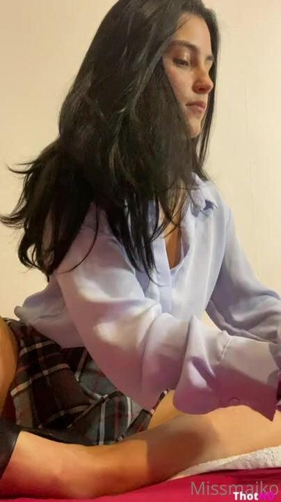 Maikonudes masturbating pussy bottomless spread legs Leaked OnlyFans