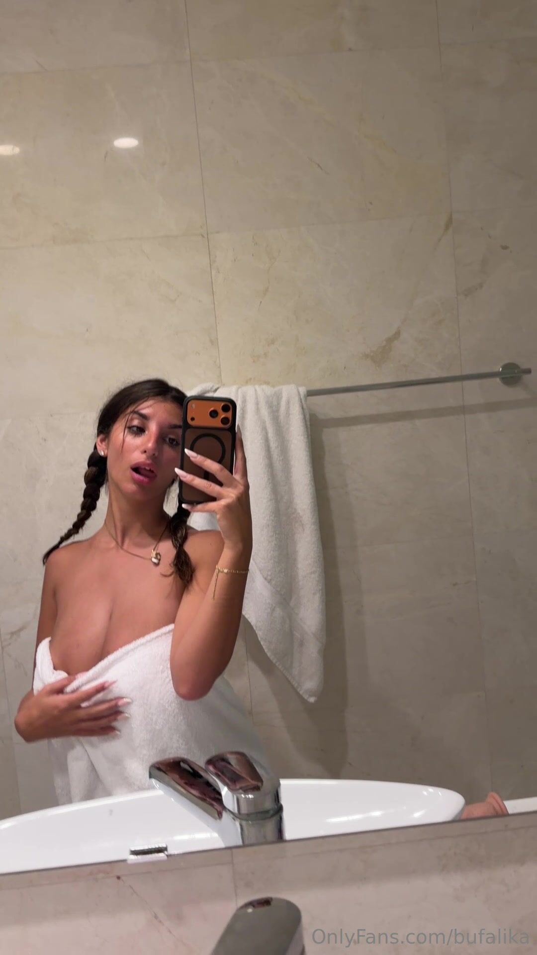 Ika_dauria towel mirror bathroom cleavage OnlyFans