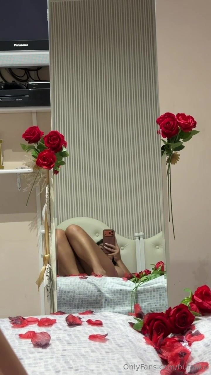 Bufalika couch mirror female pov NSFW Video