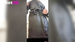 Loreleifinds masturbating close-up pussy fingering NSFW Video