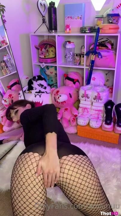 Amiiinuu fishnet pantyhose masturbating ass from behind