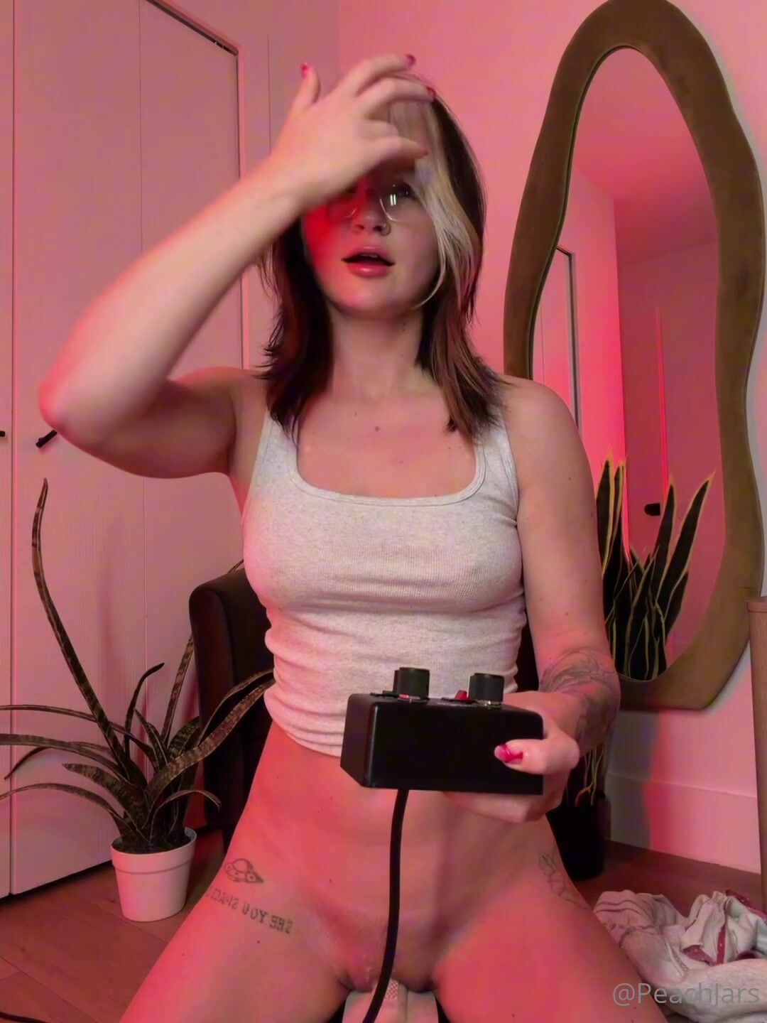 PeachJars mirror masturbating bottomless underboob OF Leak