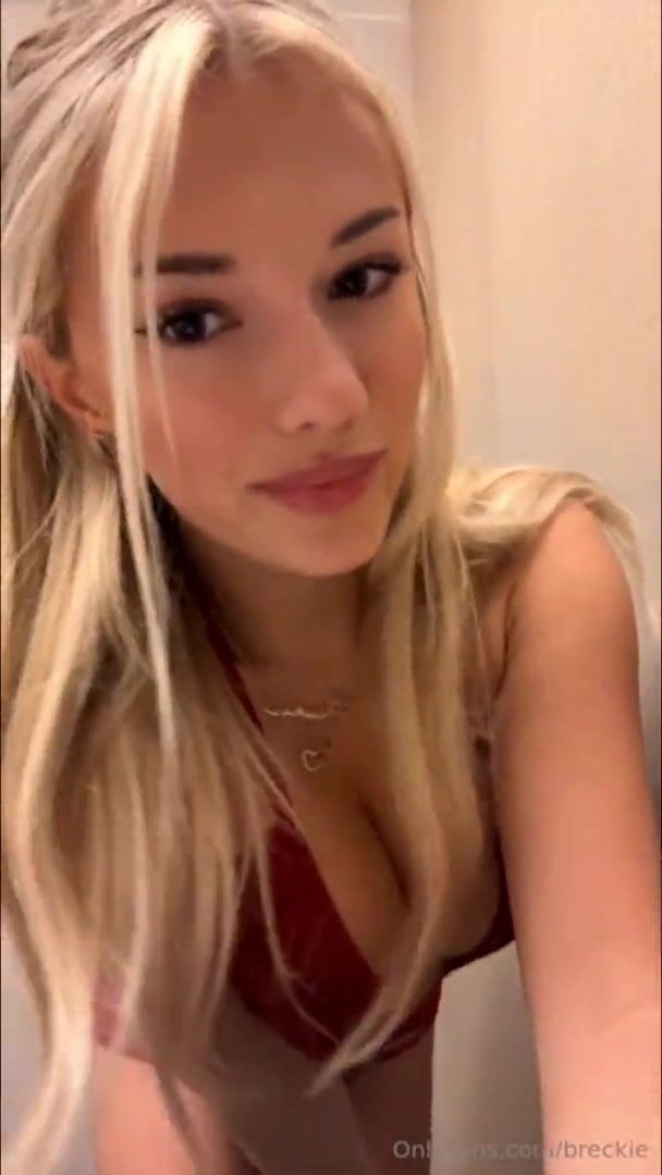 Breckie Hill ass from behind undressing OnlyFans