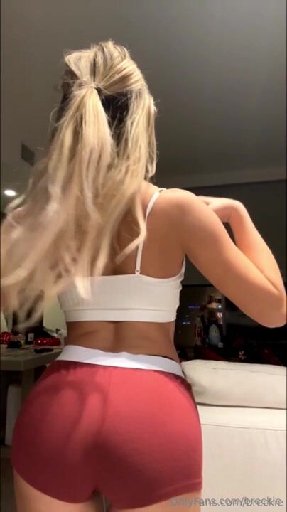 Breckie Hill ass from behind shorts undressing NSFW Video