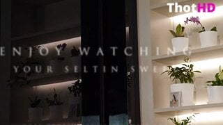 Selti nude masturbating vibrator on couch Video Leak
