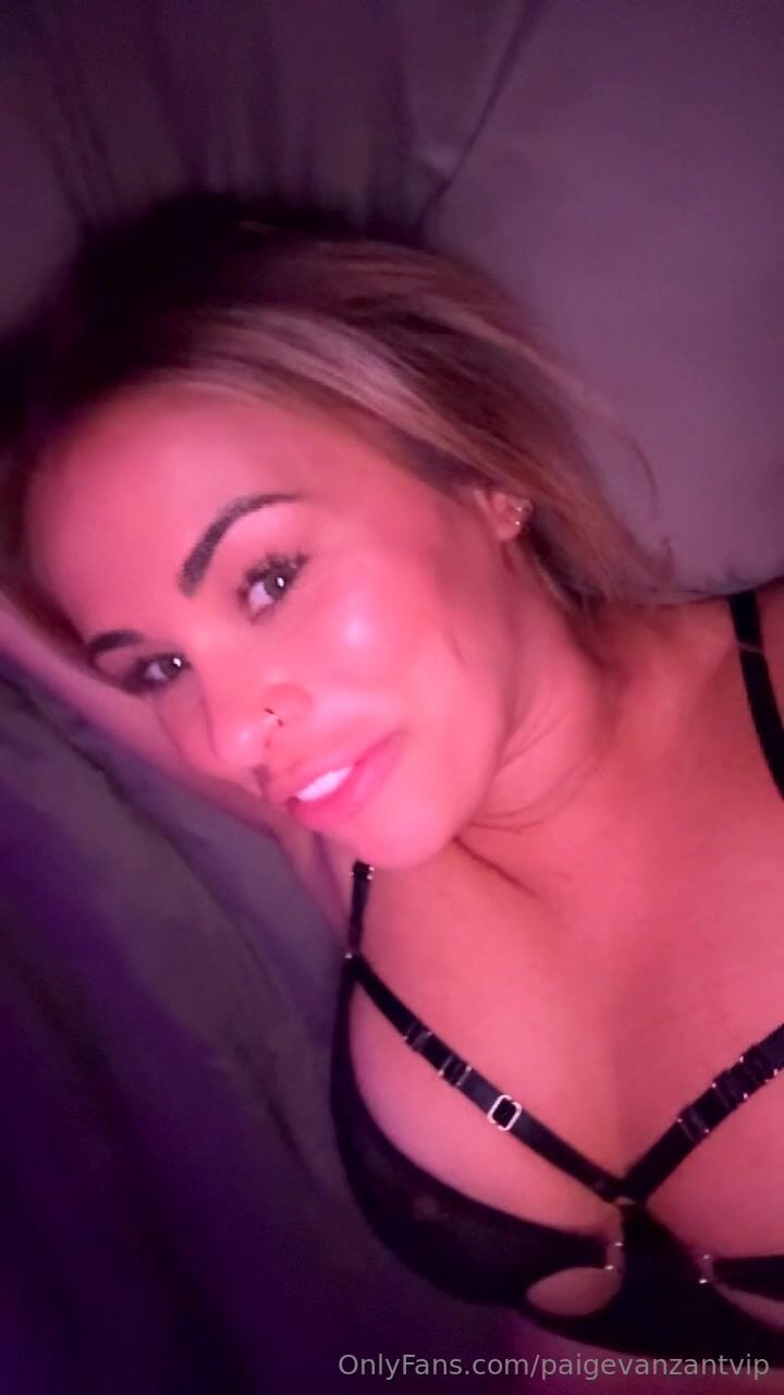 Paige Vanzant cleavage OF