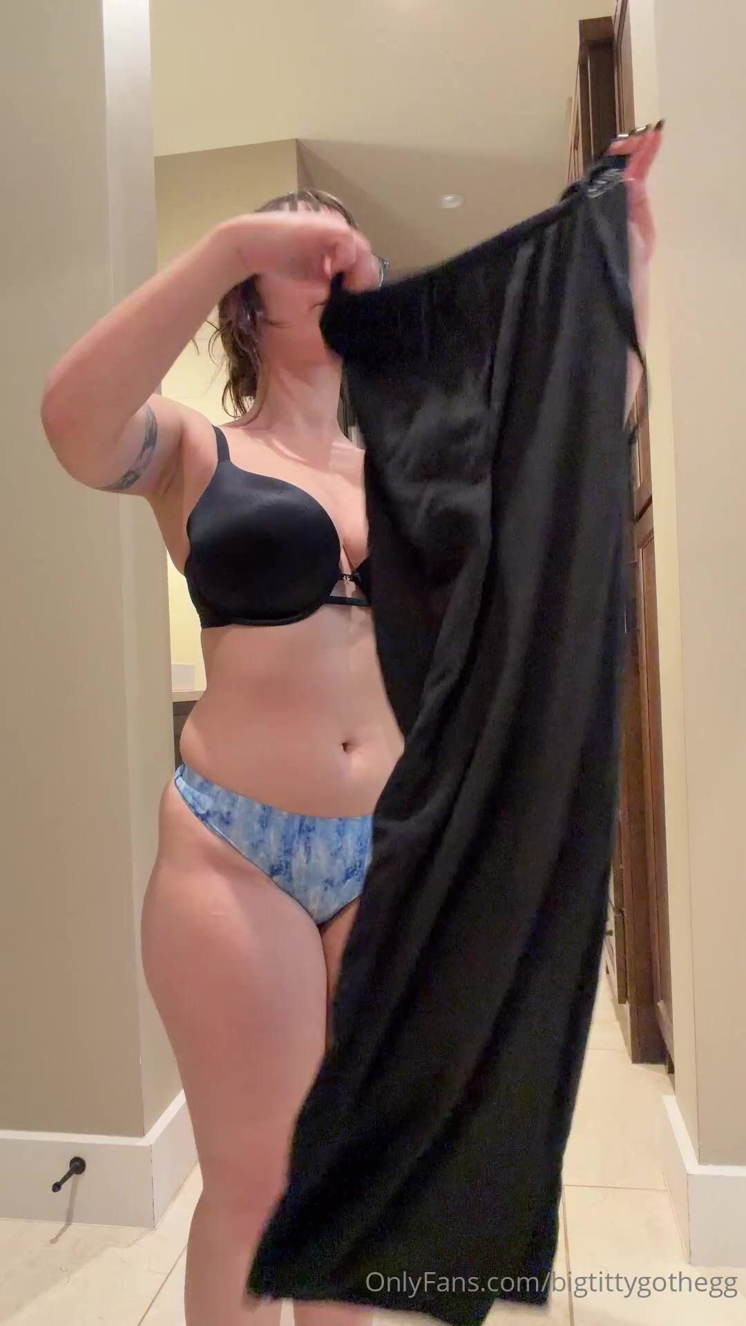 Bigtittygothegg cleavage Big Tits bodysuit bathroom Video Leak