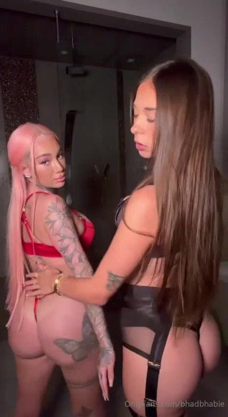Malayaax ass Big Tits bathroom mirror Video