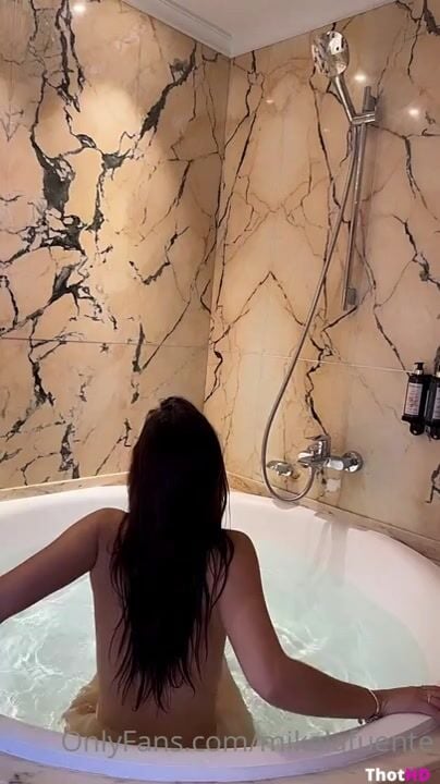 Mikaela Lafuente nude bathtub bathing from behind Video