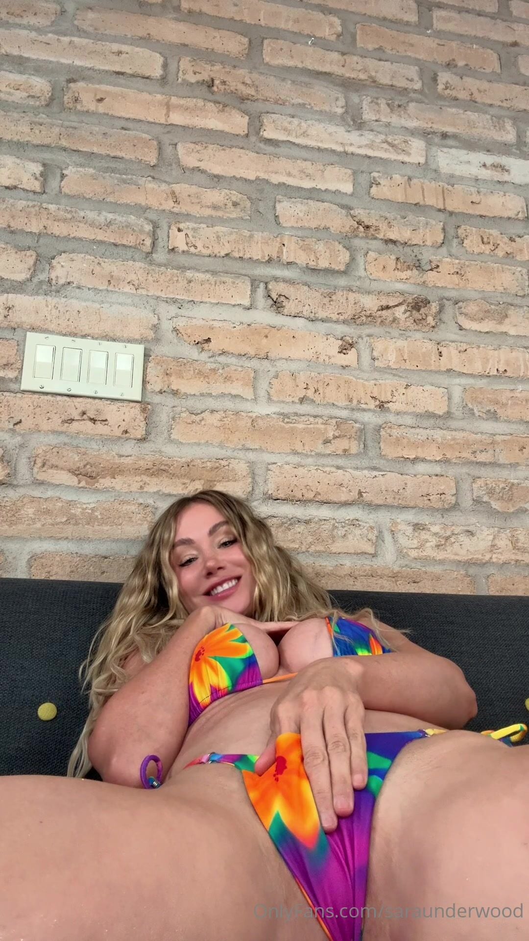 Saraunderwood bikini pubic hair masturbating spread legs OnlyFans Leak