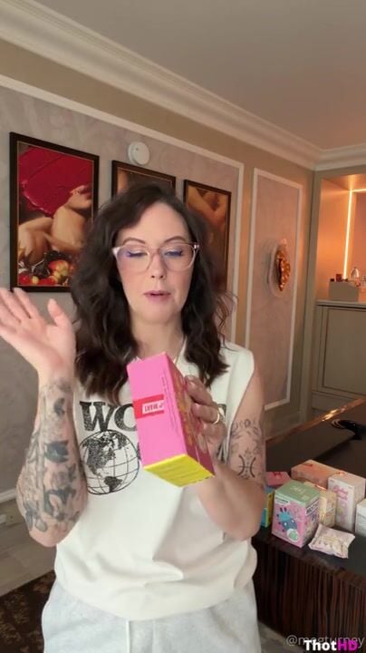 Meg Turney cleavage nude Big Tits shorts Video Leak