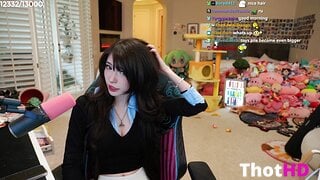 Emiru cleavage Leaked OF_001