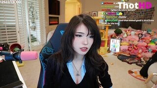 Emiru cleavage