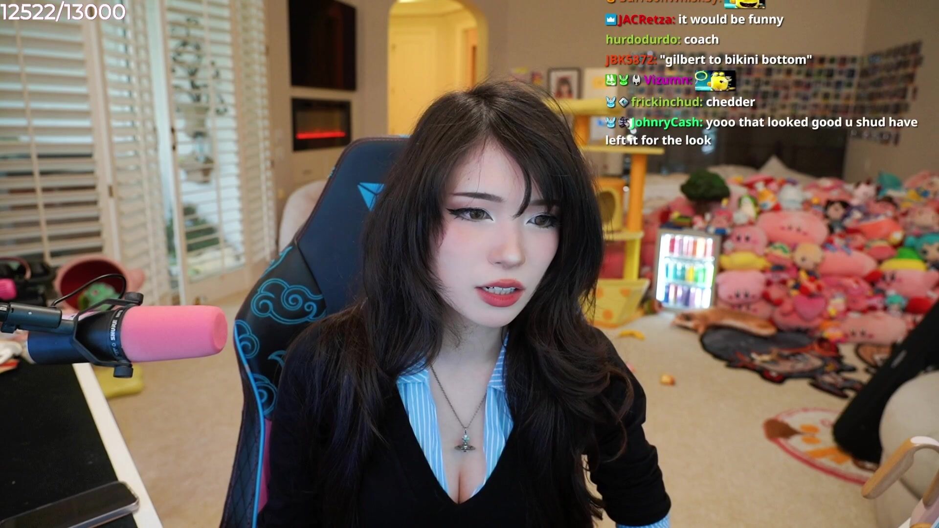 Emiru cleavage