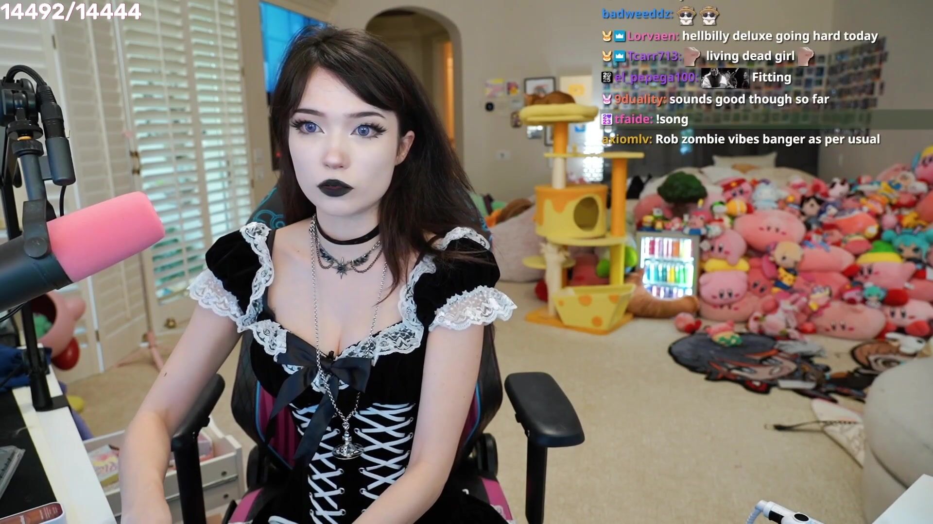 Emiru Kleid OnlyFans