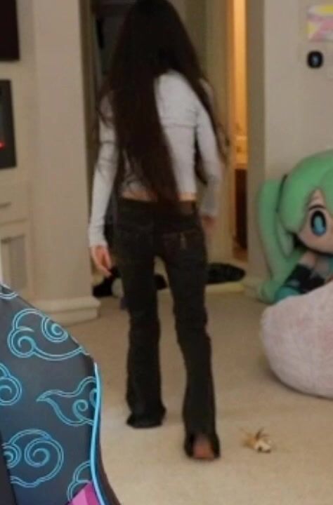 Emiru from behind Leaked OF Video