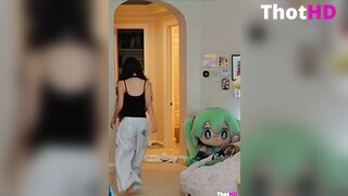 Emiru close-up Leaked OF