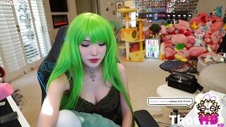 Emiru cleavage NSFW Video_001
