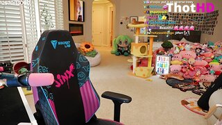 Emiru halterlose Strümpfe von hinten NSFW Video