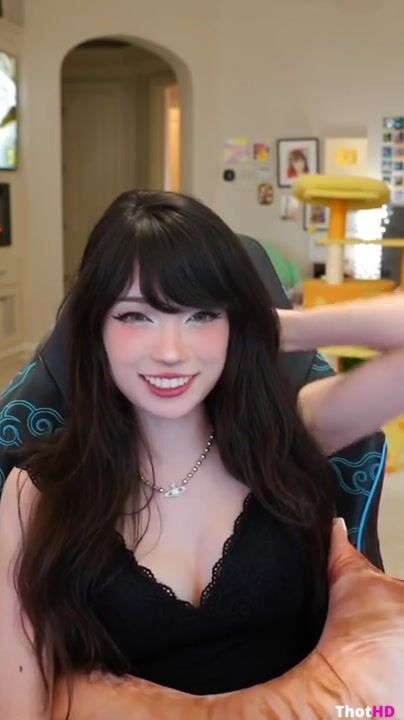Emiru cleavage dress Leaked OF