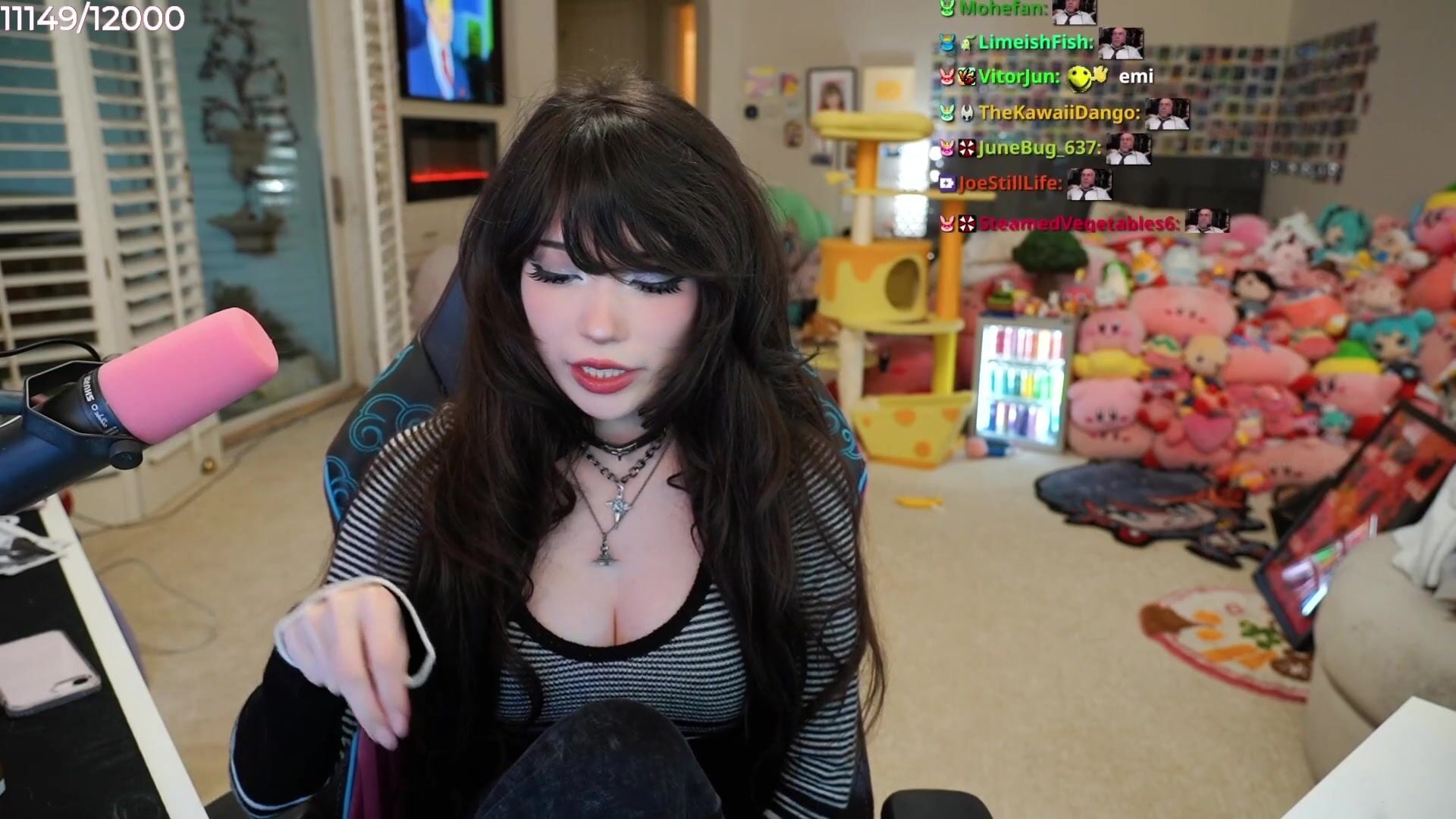 Emiru cleavage Big Tits OF