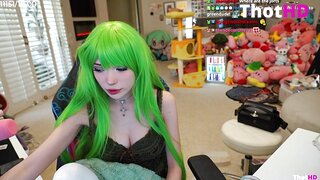Emiru cleavage Video Leak_001