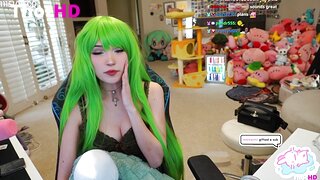 Emiru cleavage Video Leak_001