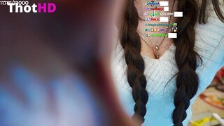 Emiru choker cleavage