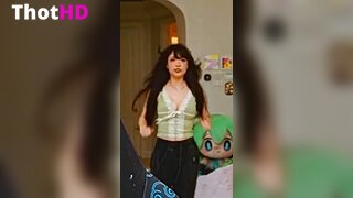Emiru cleavage NSFW Video_002