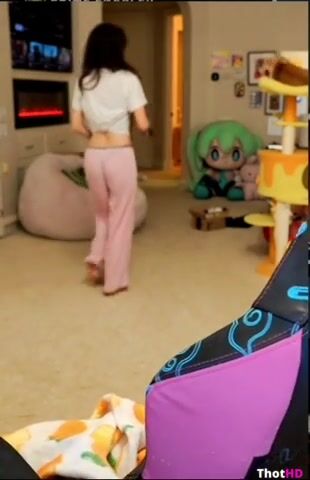 Emiru from behind Leaked OnlyFans