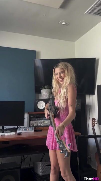 Haliey Welch dress NSFW Video