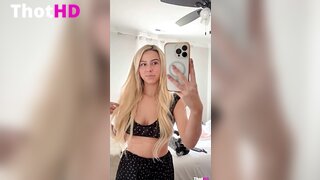 Haliey Welch cleavage OF Leak